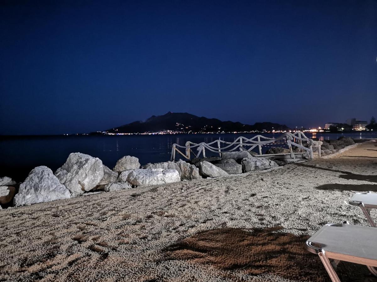 Point Ephemere Beachfront Apartments Zákynthos by Eksteriør bilde